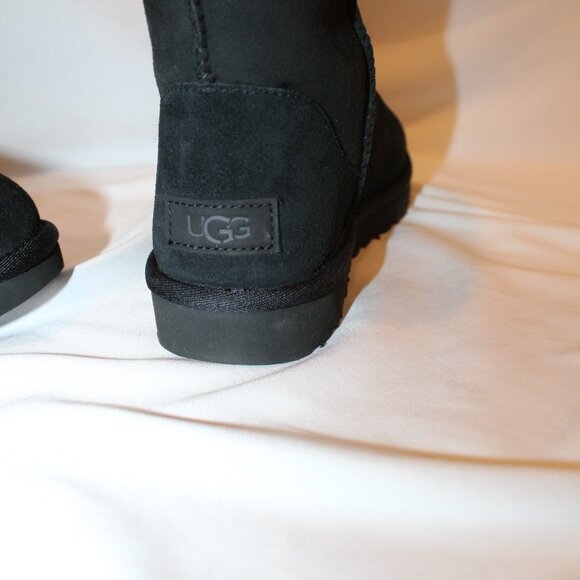 NIB UGG CLASSIC TALL II WATER RESISTANT SUEDE SHEARLING LINED BOOTS BLACK - Picture 4 of 6